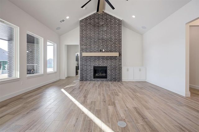 2208 W Sunset Drive, Mustang, OK 73064