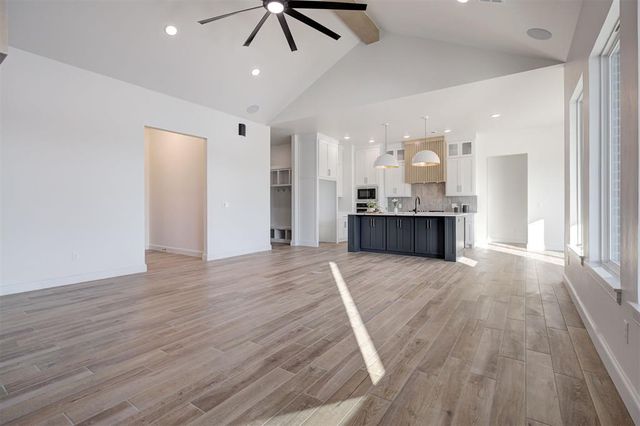 2208 W Sunset Drive, Mustang, OK 73064