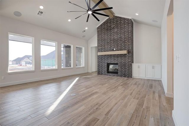 2208 W Sunset Drive, Mustang, OK 73064