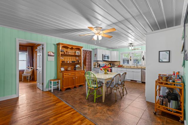 908 Wood St., North Myrtle Beach, SC 29582