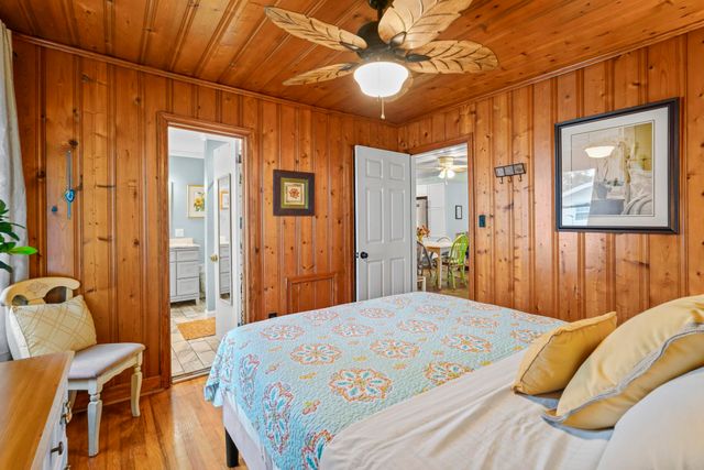 908 Wood St., North Myrtle Beach, SC 29582