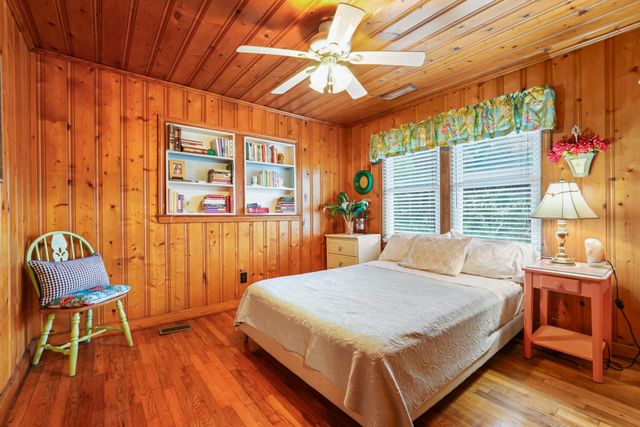 908 Wood St., North Myrtle Beach, SC 29582