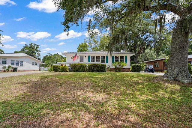 908 Wood St., North Myrtle Beach, SC 29582