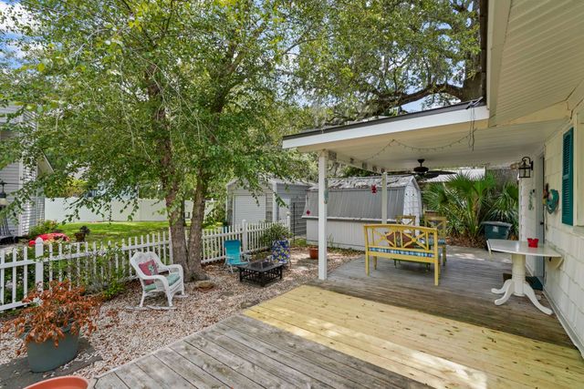 908 Wood St., North Myrtle Beach, SC 29582