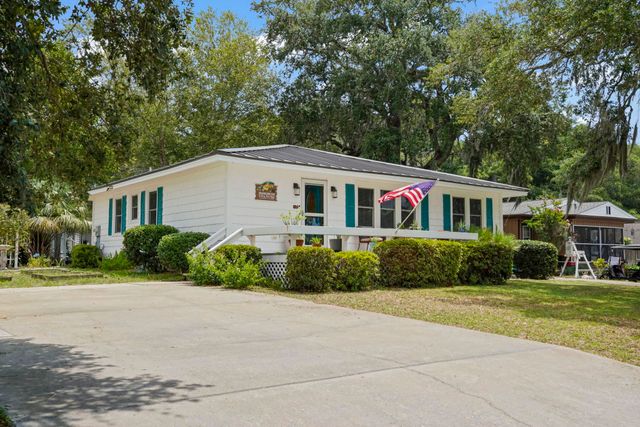 908 Wood St., North Myrtle Beach, SC 29582