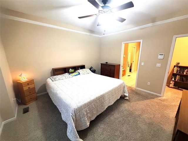 1112 Hoke Drive, Lee's Summit, MO 64081