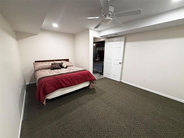 1112 Hoke Drive, Lee's Summit, MO 64081