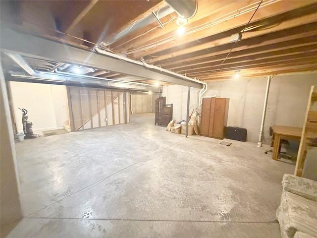 1112 Hoke Drive, Lee's Summit, MO 64081