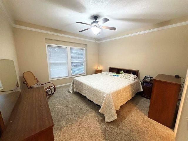 1112 Hoke Drive, Lee's Summit, MO 64081