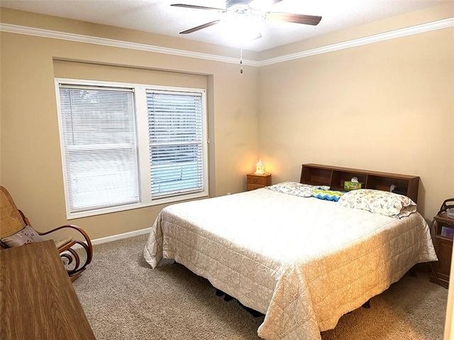 1112 Hoke Drive, Lee's Summit, MO 64081