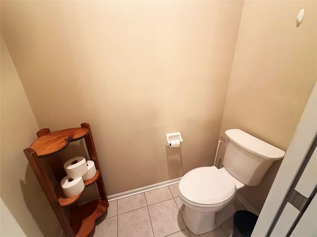 1112 Hoke Drive, Lee's Summit, MO 64081