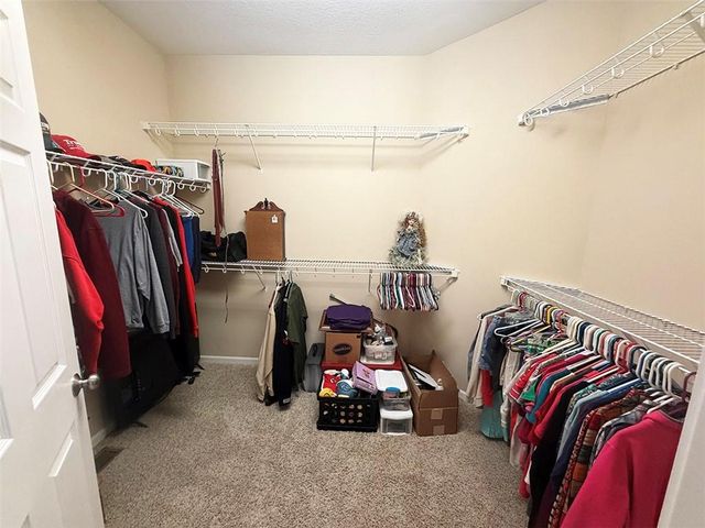 1112 Hoke Drive, Lee's Summit, MO 64081