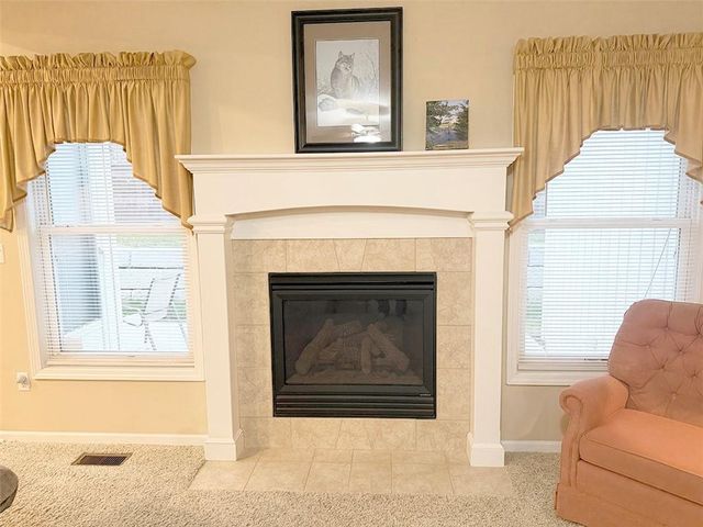 1112 Hoke Drive, Lee's Summit, MO 64081