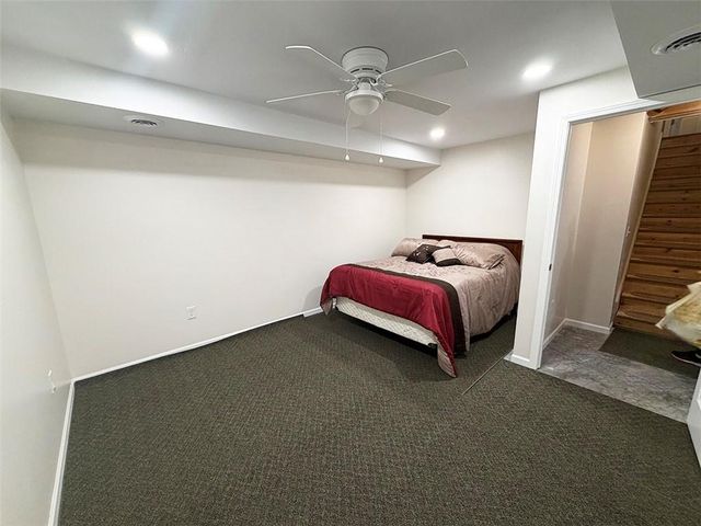 1112 Hoke Drive, Lee's Summit, MO 64081