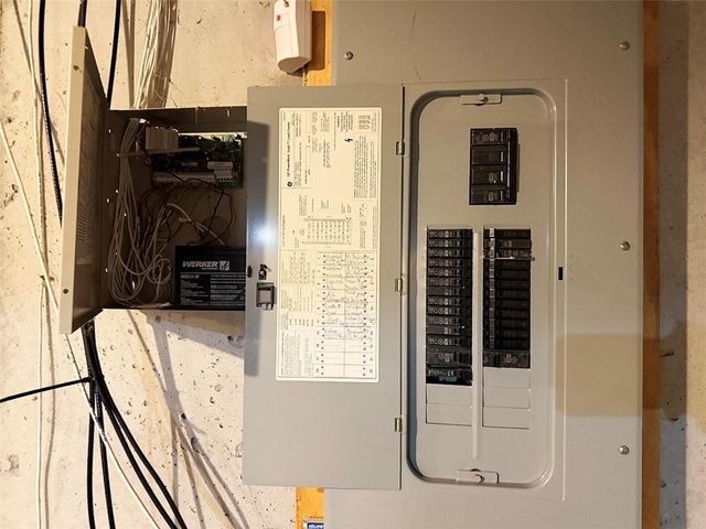 1112 Hoke Drive, Lee's Summit, MO 64081