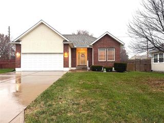1112 Hoke Drive, Lee's Summit, MO 64081