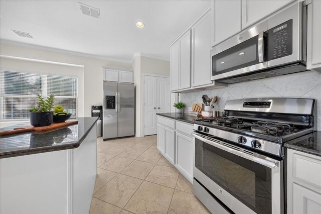 1533 Fallingwater Trail, Fort Worth, TX 76052