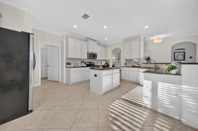 1533 Fallingwater Trail, Fort Worth, TX 76052