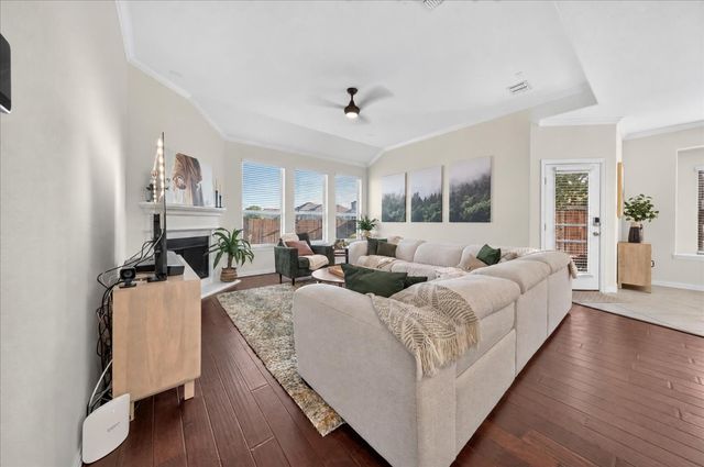 1533 Fallingwater Trail, Fort Worth, TX 76052