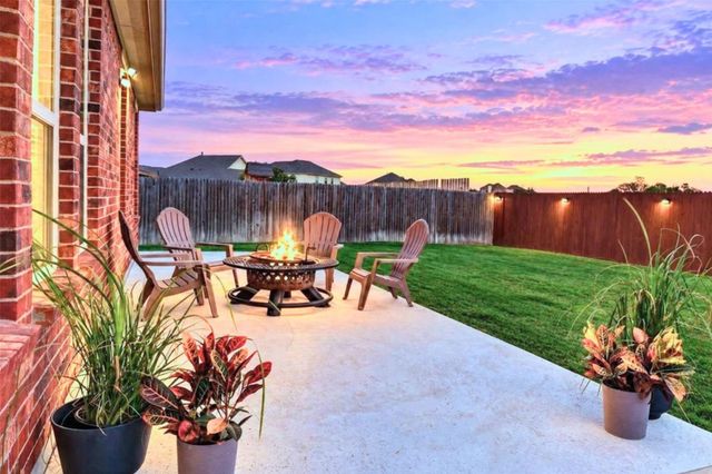 1533 Fallingwater Trail, Fort Worth, TX 76052