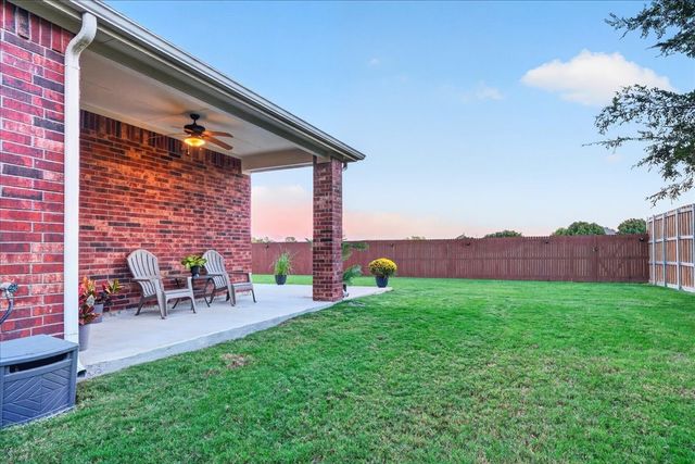 1533 Fallingwater Trail, Fort Worth, TX 76052