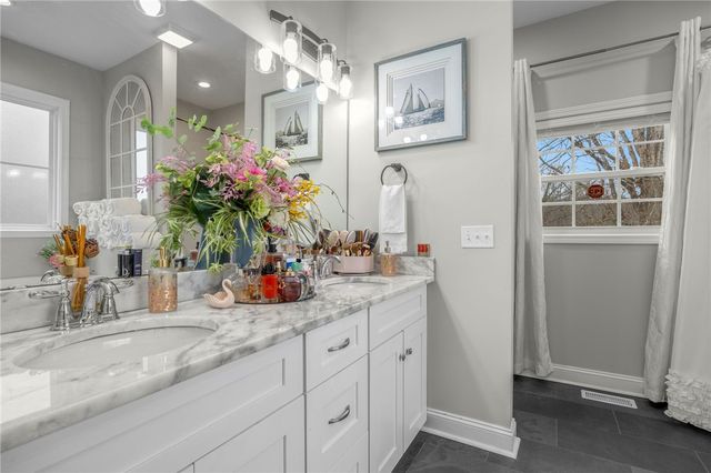 28 Vanessa Rae Lane, Pendleton, SC 29670