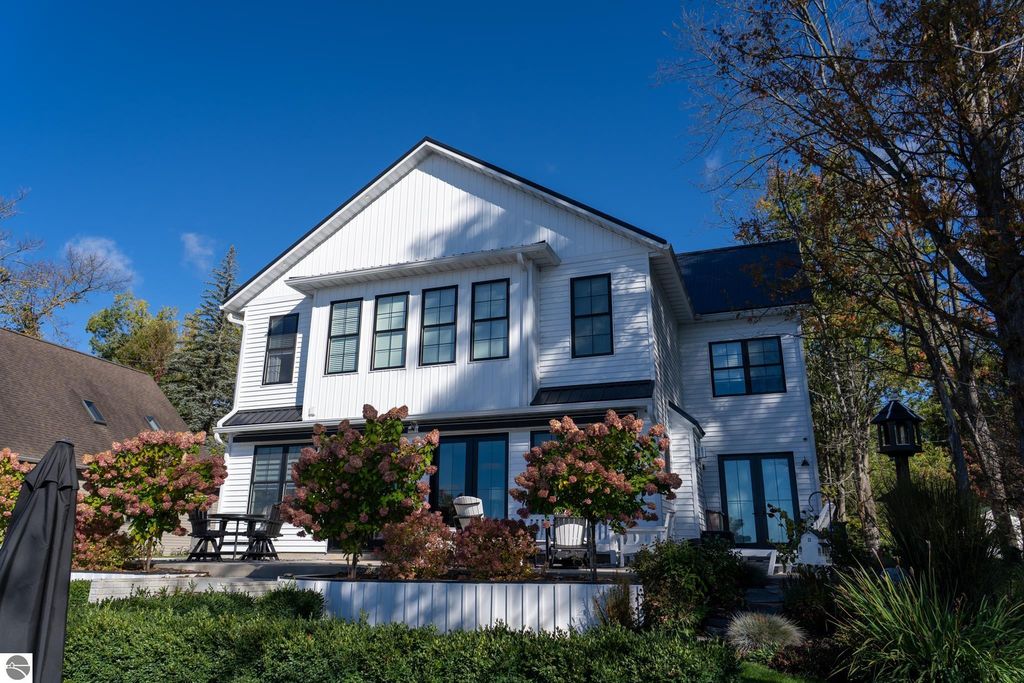 Image 1 of property listing at 5405 W Beal City Road, Weidman, MI 48893