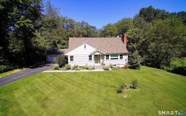 18 Head Of Meadow Road, Newtown, CT 06470