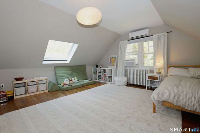 18 Head Of Meadow Road, Newtown, CT 06470