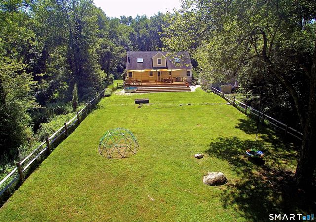 18 Head Of Meadow Road, Newtown, CT 06470