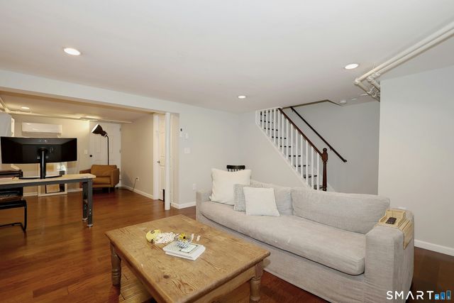 18 Head Of Meadow Road, Newtown, CT 06470