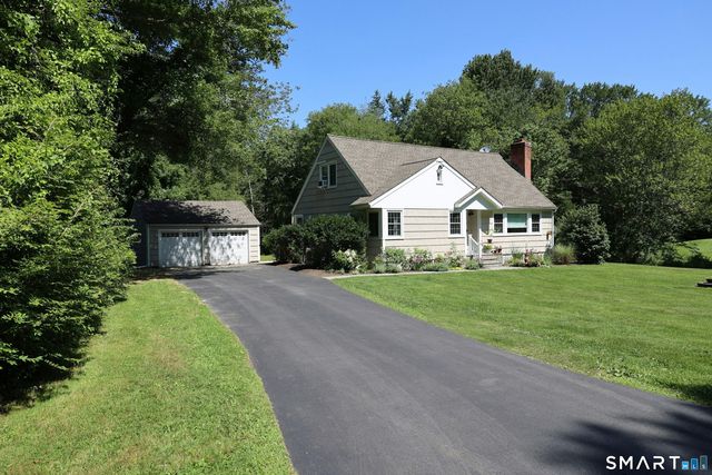 18 Head Of Meadow Road, Newtown, CT 06470