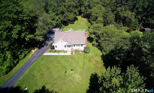 18 Head Of Meadow Road, Newtown, CT 06470