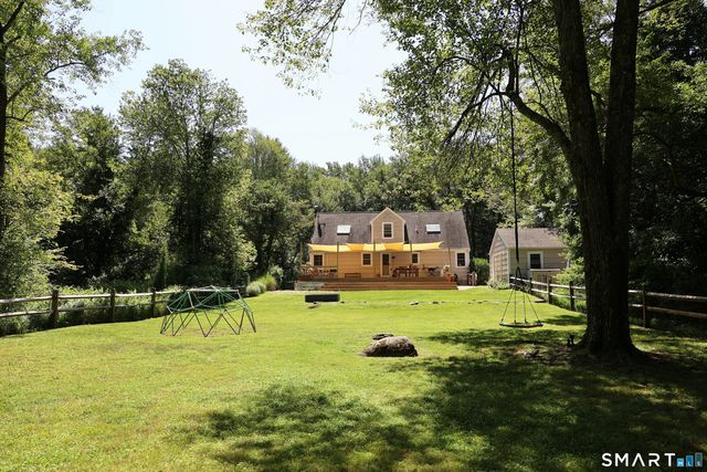 18 Head Of Meadow Road, Newtown, CT 06470