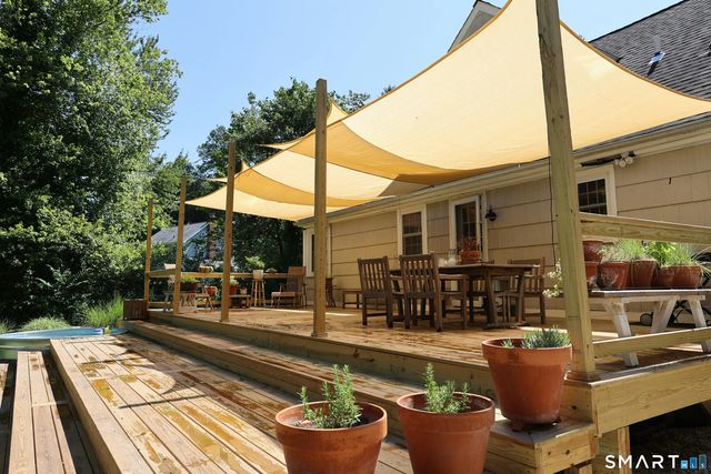 18 Head Of Meadow Road, Newtown, CT 06470