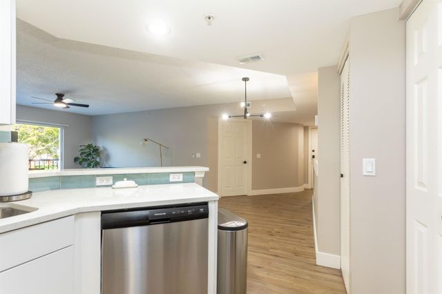 4149 N Haverhill Road 1617, West Palm Beach, FL 33417