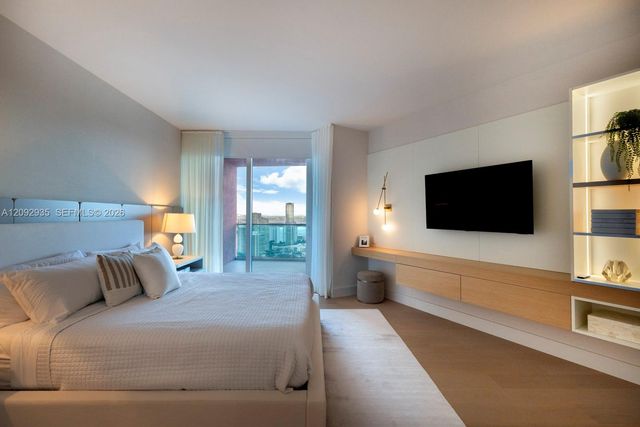 300 S Pointe Drive 4206, Miami Beach, FL 33139