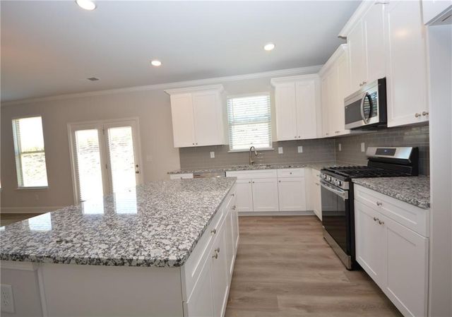 232 Hellen Valley Drive, Braselton, GA 30517