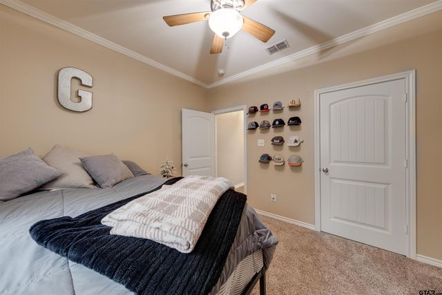 4263 FM 1990, Palestine, TX 75801