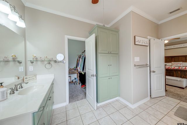 4263 FM 1990, Palestine, TX 75801