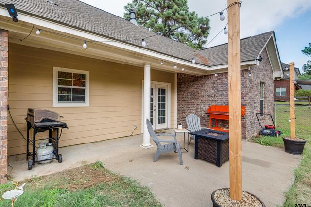 4263 FM 1990, Palestine, TX 75801