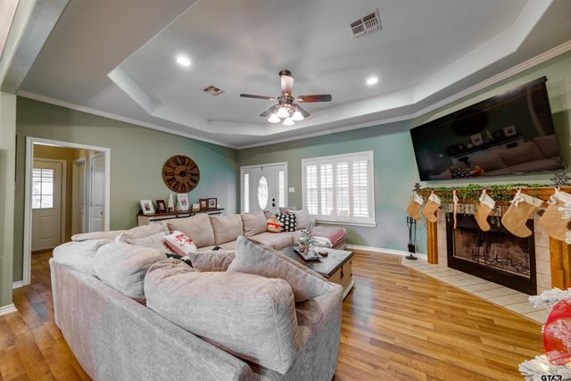 4263 FM 1990, Palestine, TX 75801