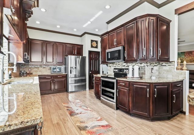 2814 Saint Maria Drive, Mansfield, TX 76063