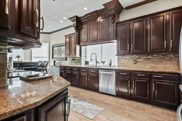 2814 Saint Maria Drive, Mansfield, TX 76063