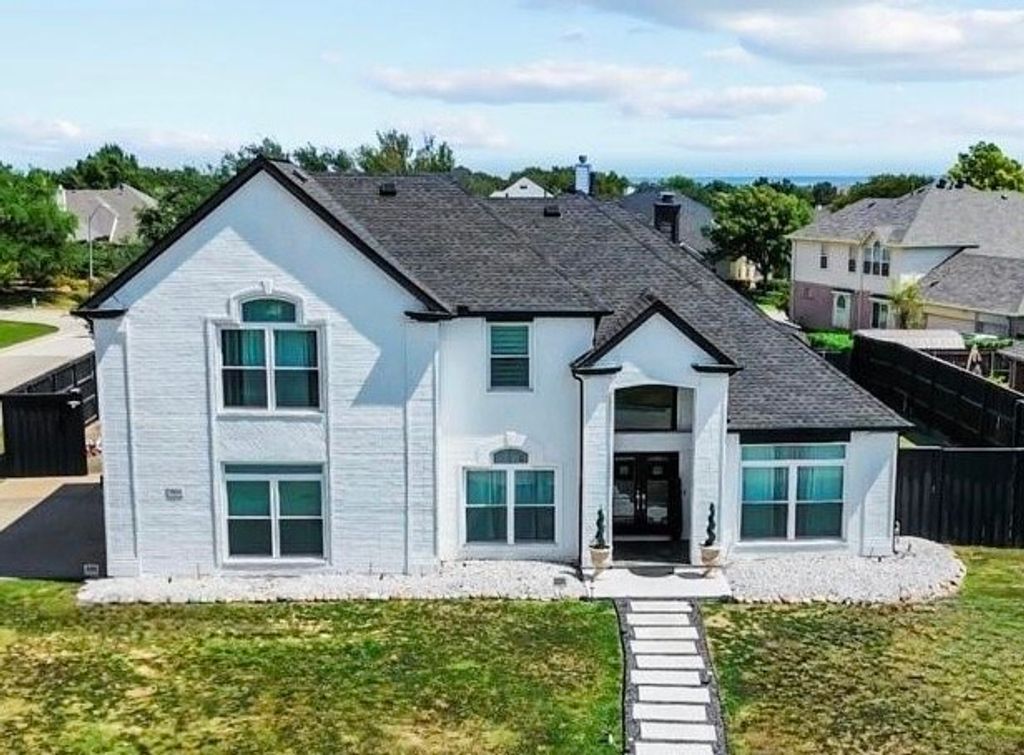 2814 Saint Maria Drive, Mansfield, TX 76063