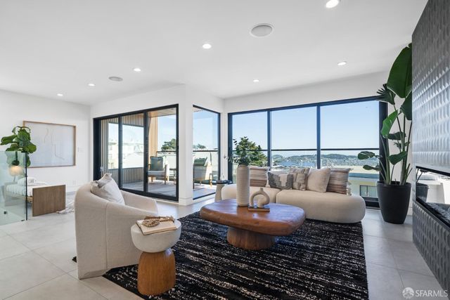 222 Molimo Drive, San Francisco, CA 94127