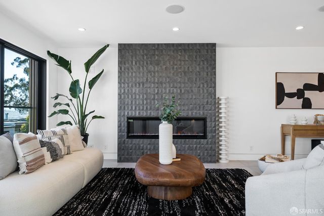 222 Molimo Drive, San Francisco, CA 94127