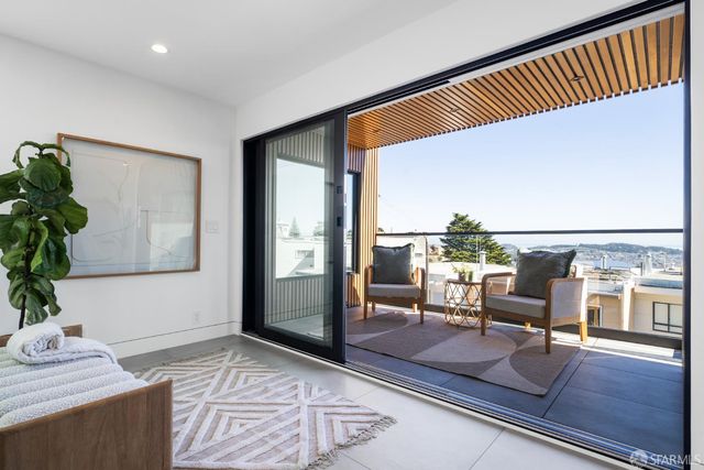 222 Molimo Drive, San Francisco, CA 94127