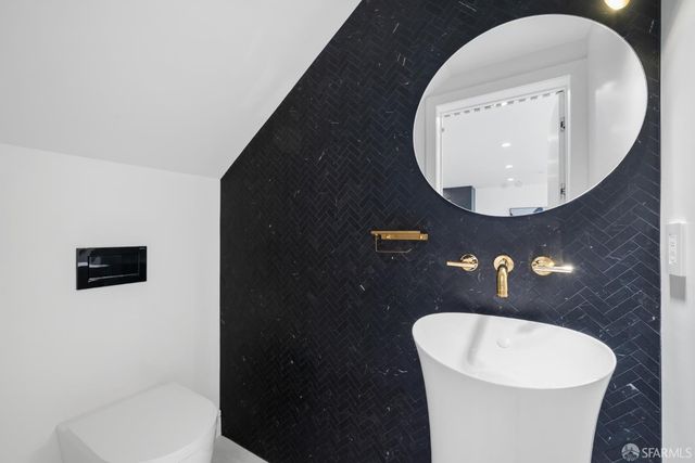 222 Molimo Drive, San Francisco, CA 94127