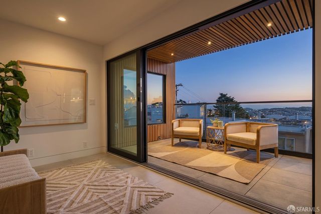 222 Molimo Drive, San Francisco, CA 94127